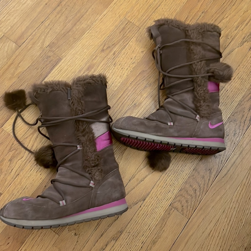 Vintage Nike Faux Fur Trim Suede Snow Winter Moon Boots Size 7 RARE Brown Pink - Picture 2 of 5